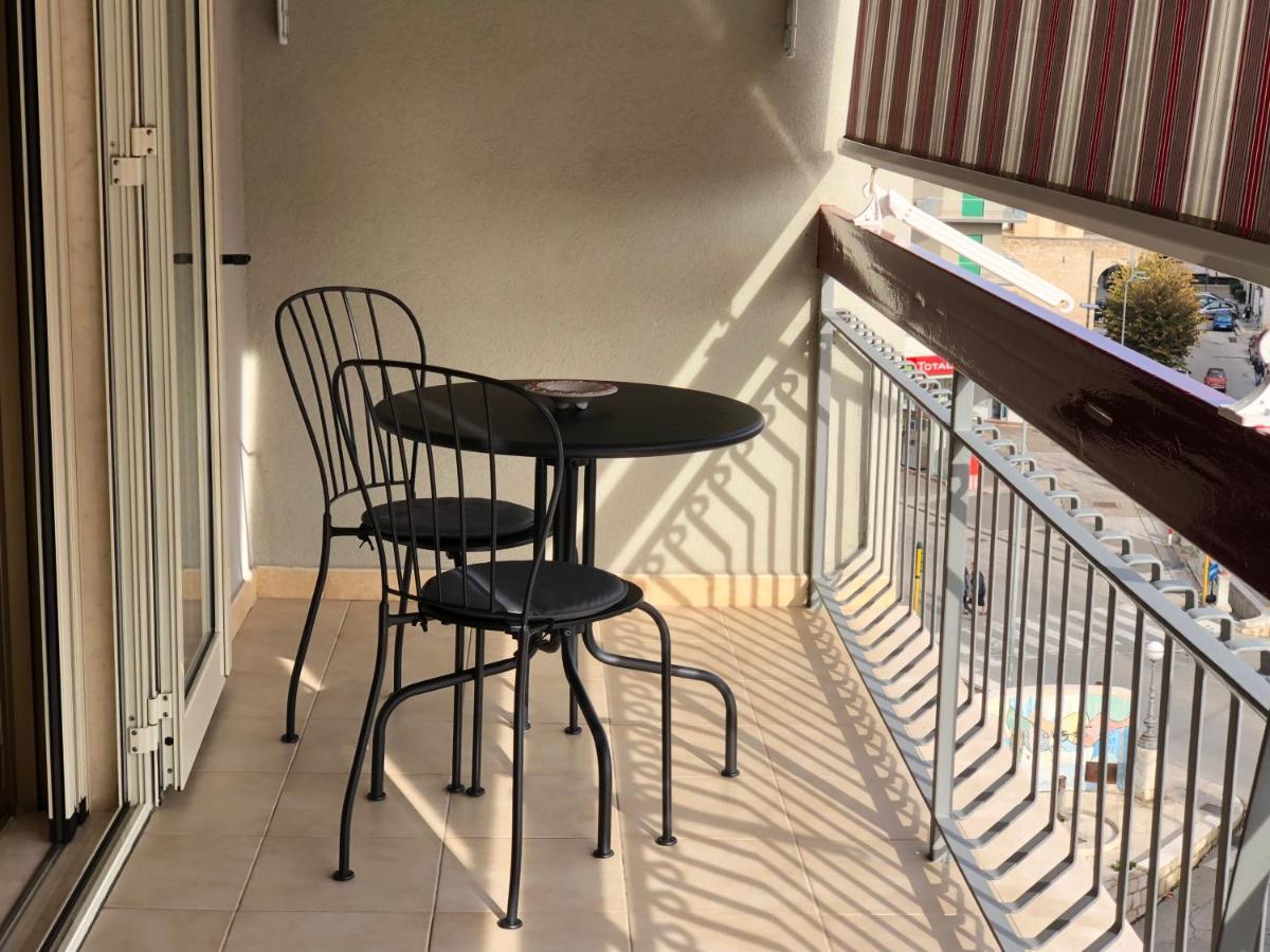 Casa Calo' Apartment บิสเชลเย ภายนอก รูปภาพ