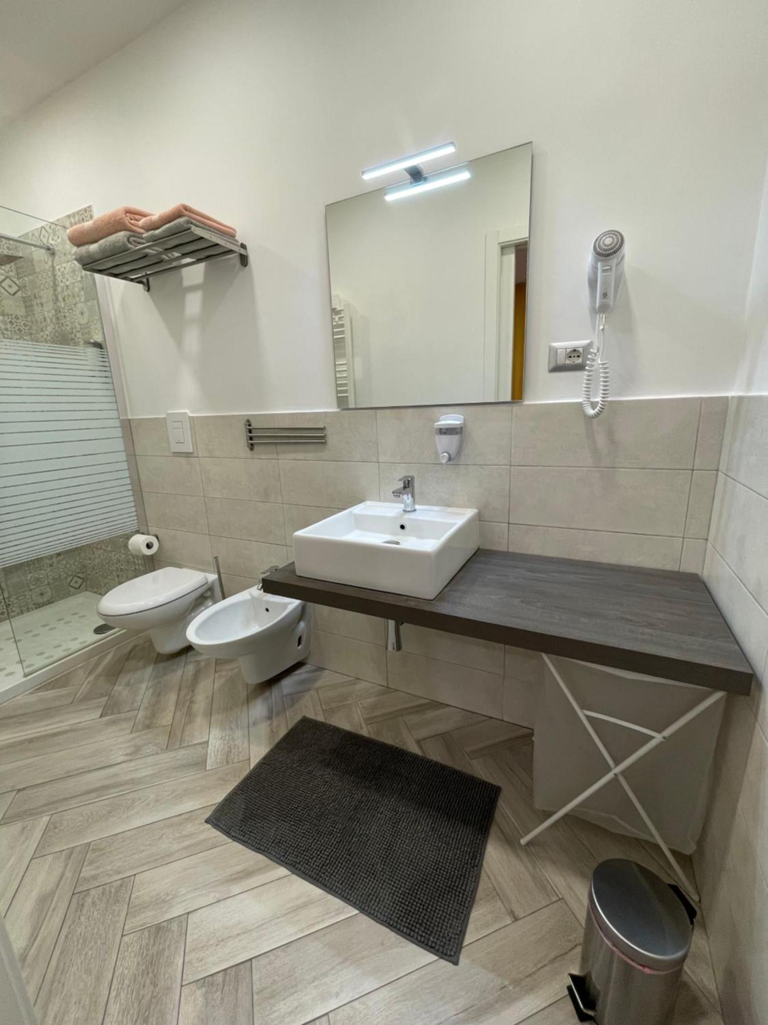 Casa Calo' Apartment บิสเชลเย ภายนอก รูปภาพ